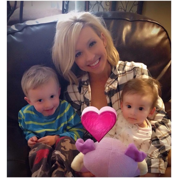 Meet your Posher, Colleen - Picture 3 of 3